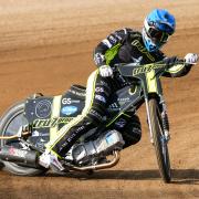 Adam Ellis contributed eight points as the Ipswich Witches won their play-off semi-final first leg against Leicester Lions at Foxhall.